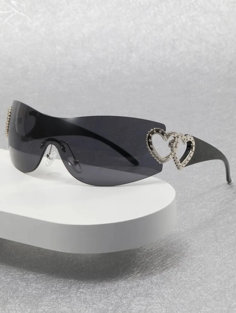 Y2K Style Heart Decor Rimless - Image 4